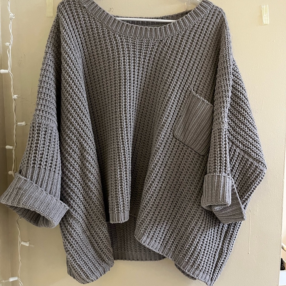 Vici gray sweater
